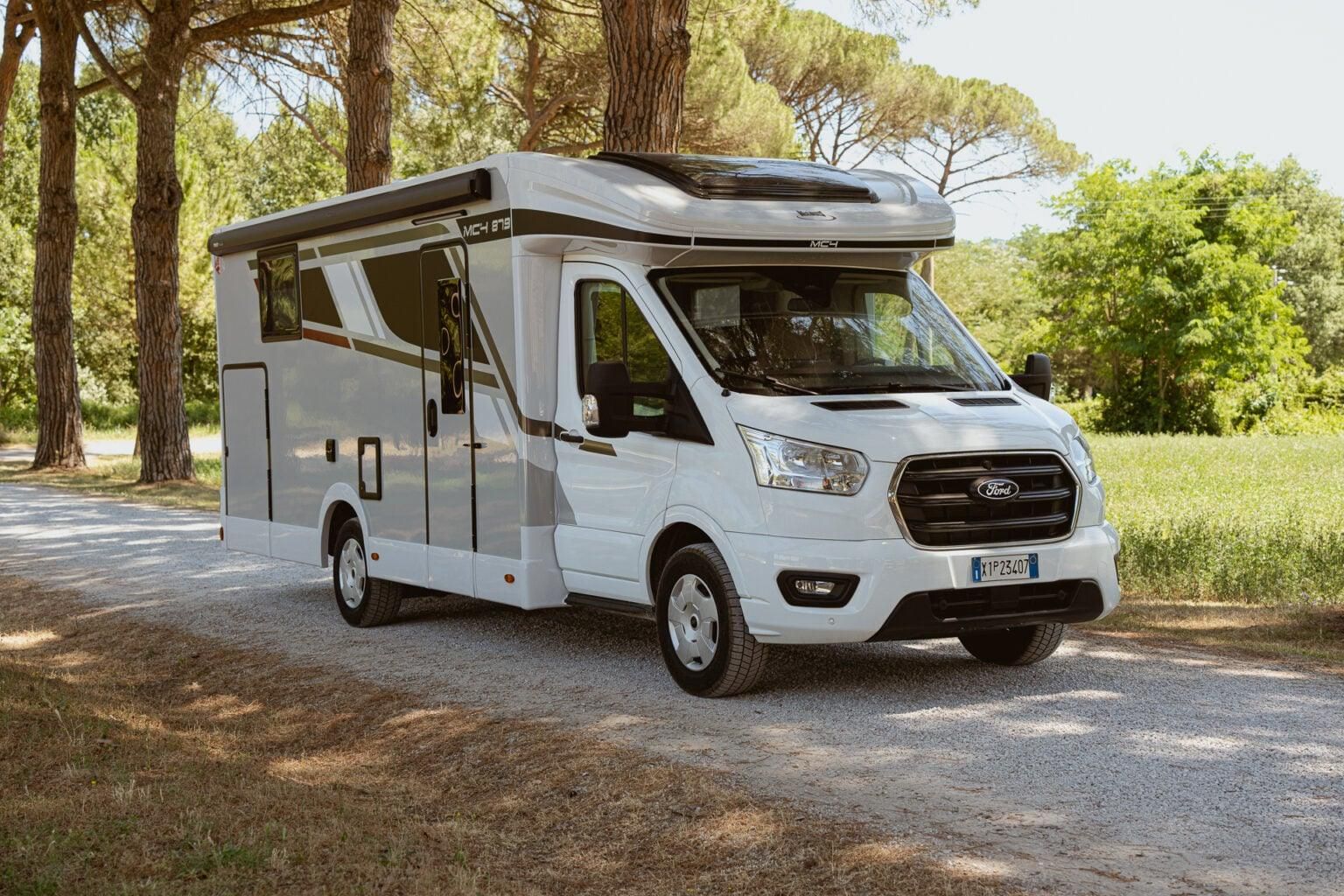McLouis Serie 800 in a natural setting